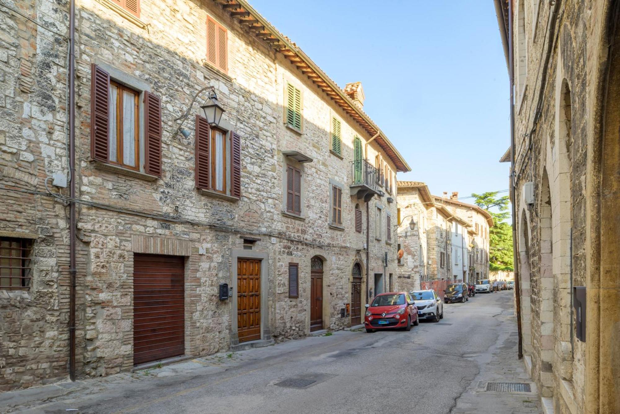 Via Mazzini 23A Διαμέρισμα Γκούμπιο Εξωτερικό φωτογραφία